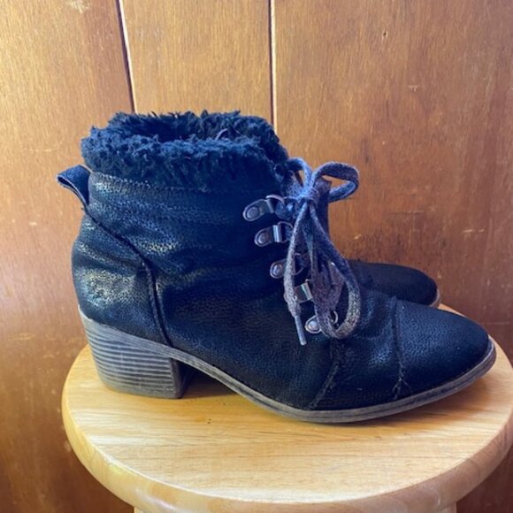 Billabong Booties - Picture 2 of 2